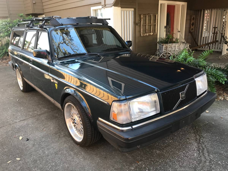 Illustration for article titled At $7,500, Could This Last-Year 1993 Volvo 245 Classic Make a Lasting Impression?